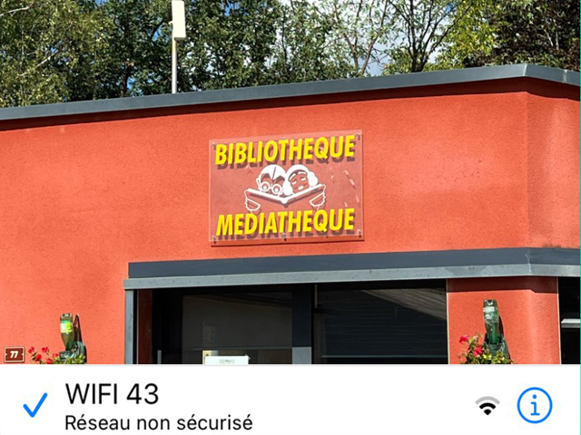 Mise en place d’une antenne WIFI43 sur le devant de la médiathèque